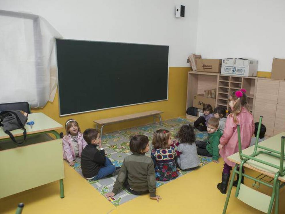 El Justicia pide reabrir una tercera vía en los colegios 'Pedro J. Rubio' y 'Pirineos' de Huesca