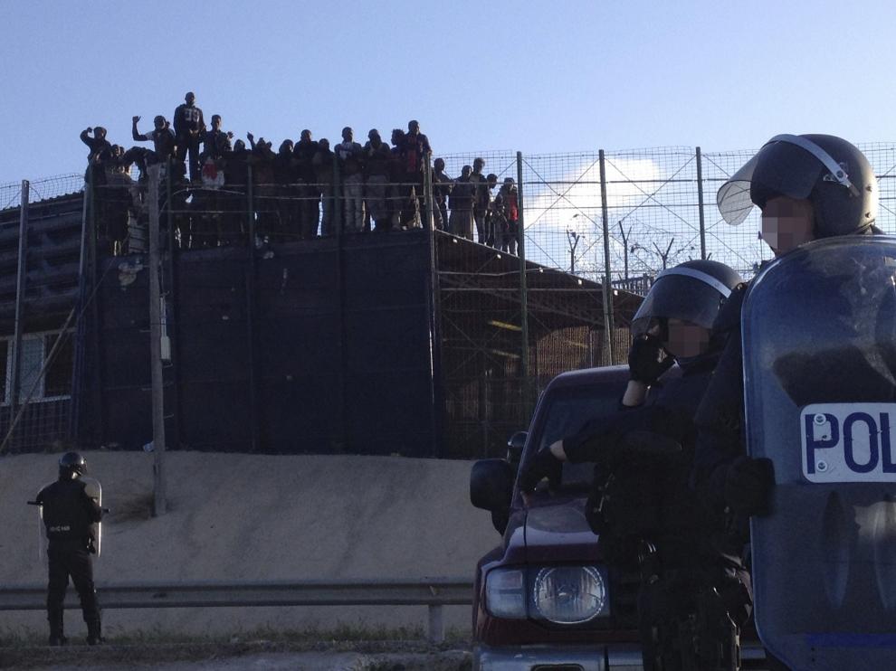 ntento de entrada masivo a Melilla por la zona del perímetro próximo al puesto fronterizo de Barrio Chino