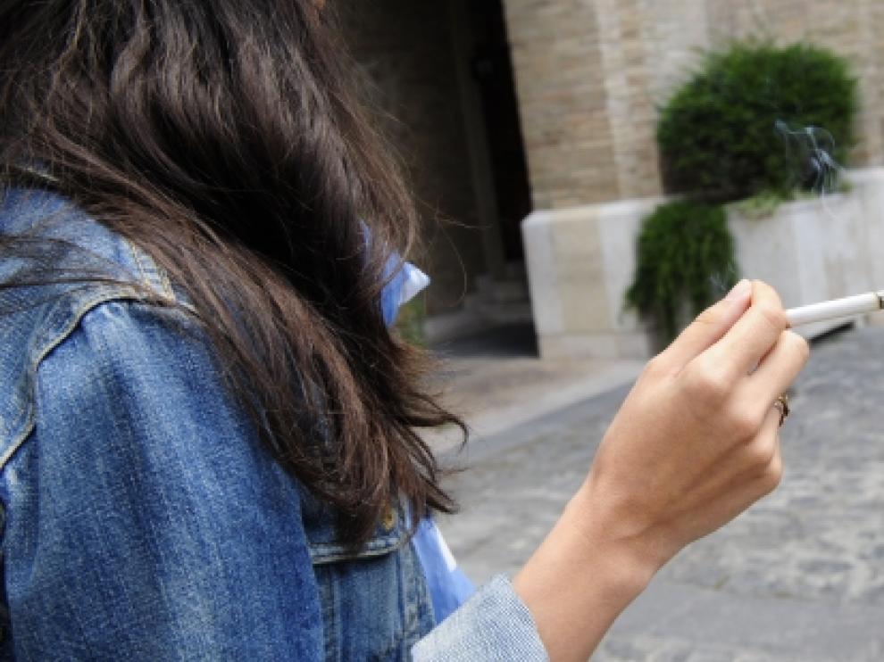 El sector sanitario de Huesca impulsa consultas monográficas para dejar de fumar