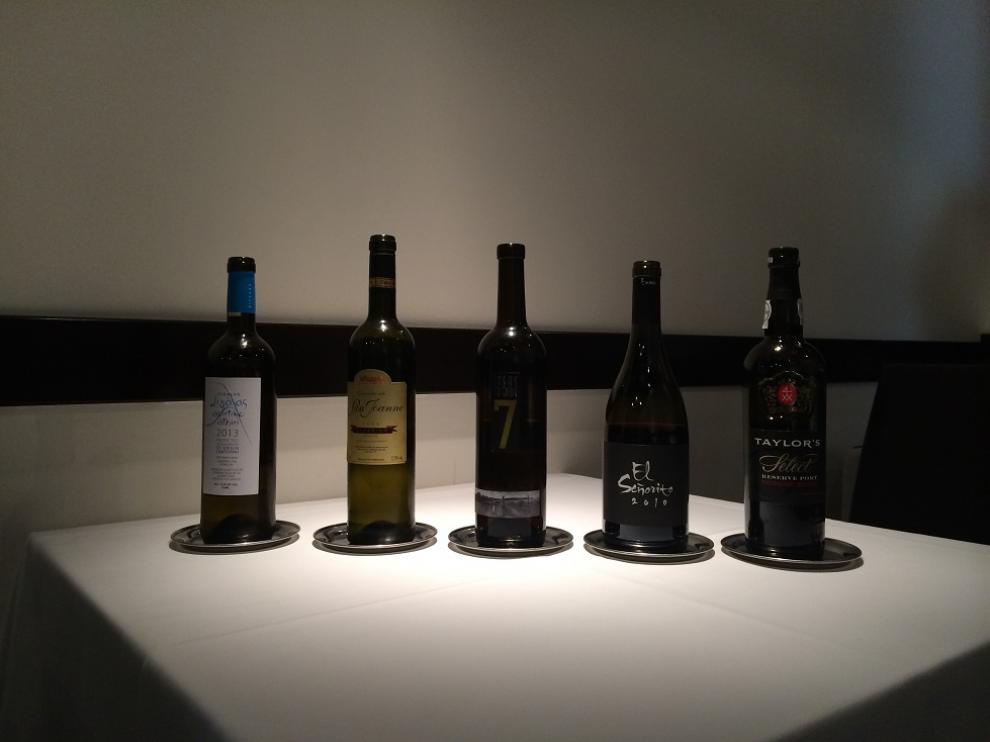 Los seis vinos del almuerzo.