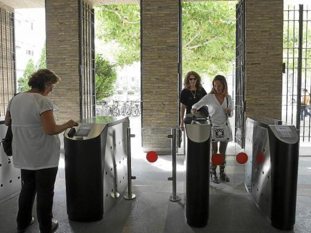 Un buen número de funcionarios dejarán de acudir al Pignatelli