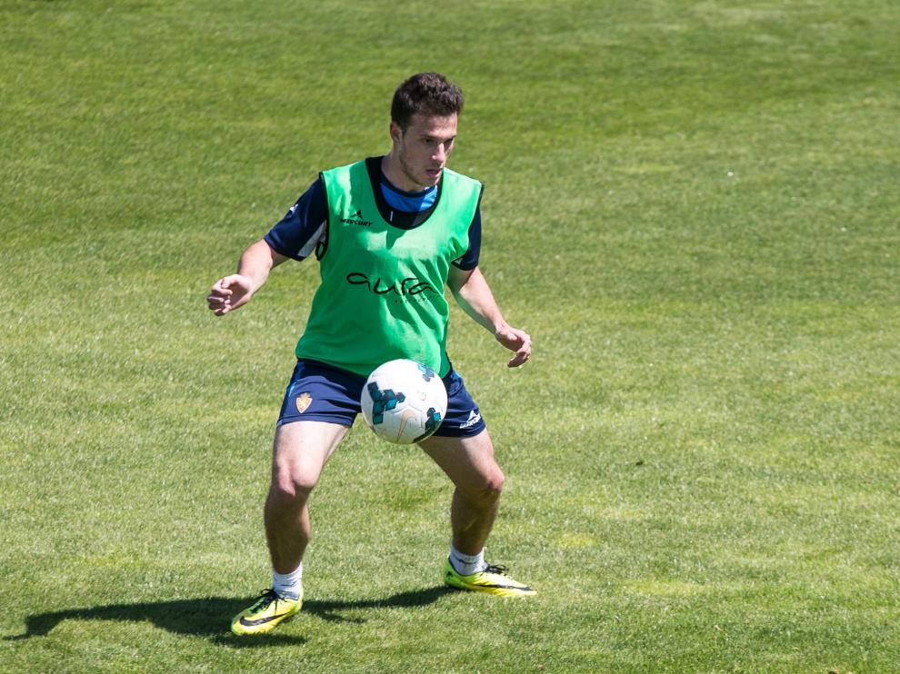 Henríquez, durante un entrenamiento del Real Zaragoza