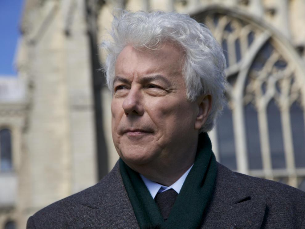 Ken Follett se centrará en la vida de mujeres como Juana de Arco