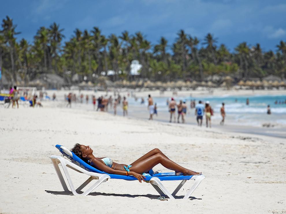La protección es necesaria cuando nos exponemos al sol para evitar que la piel se queme y a la larga se produzcan melanomas.