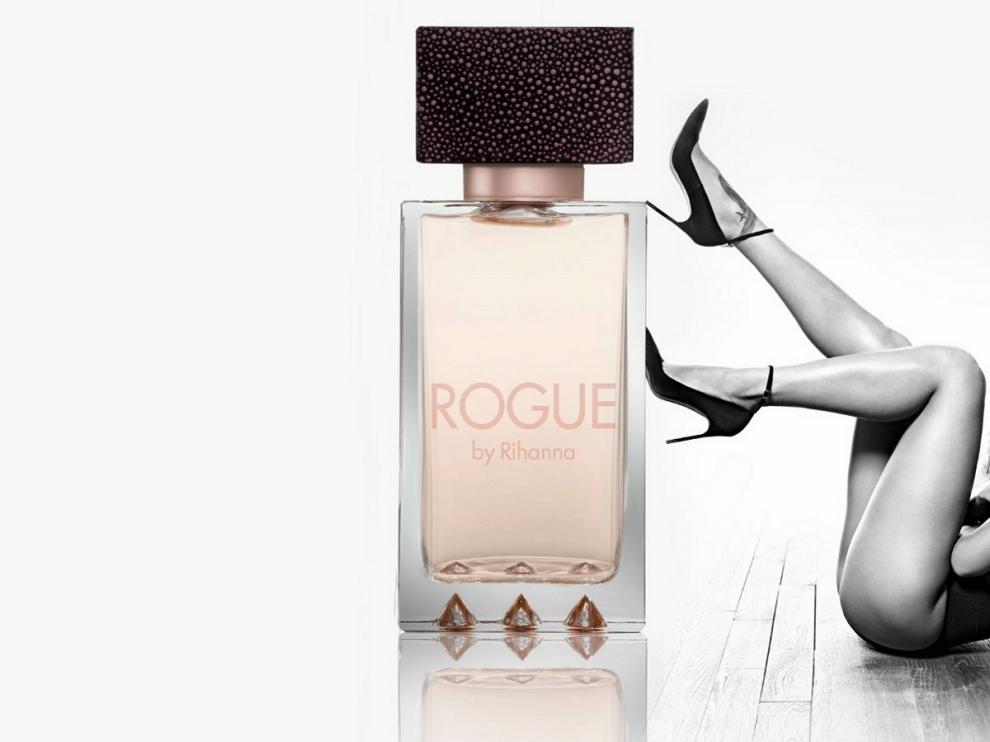 El anuncio promociona el nuevo perfume de Rihanna