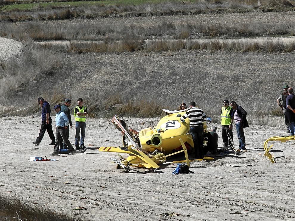 El helicóptero se estrelló en una zona agrícola de Villastar, a unos 10 kilómetros de Teruel.