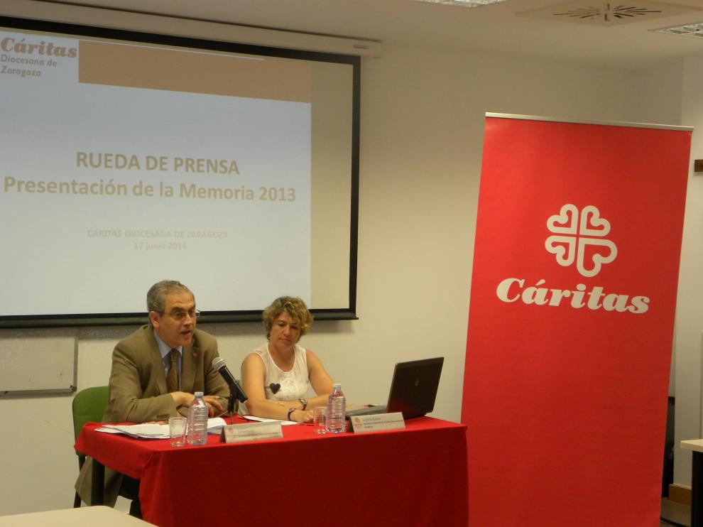 Rueda de prensa en la que se presentaba la memoria del año 2013