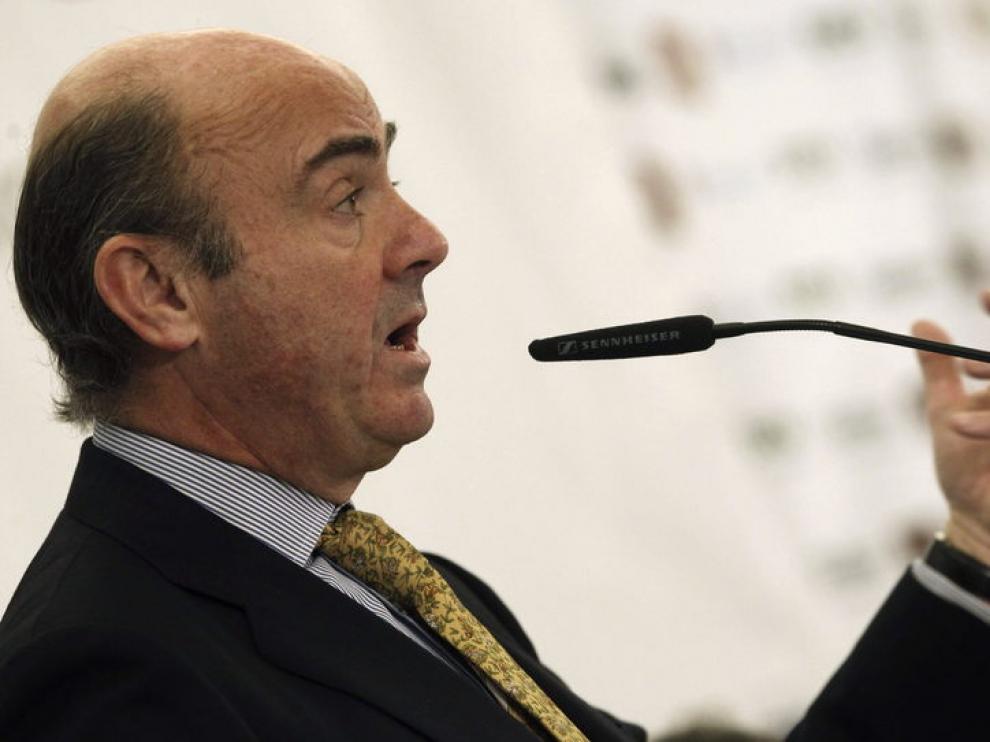 De Guindos: "La reforma fiscal beneficiará a las rentas medias y bajas"