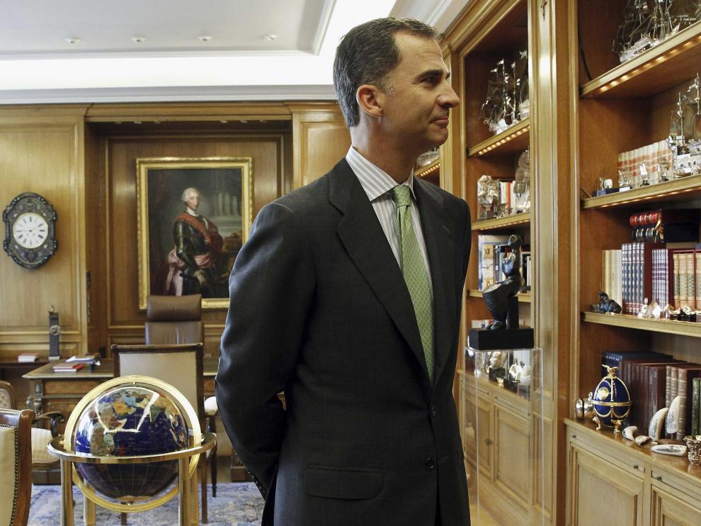 El rey Felipe espera al Presidente para su primer despacho