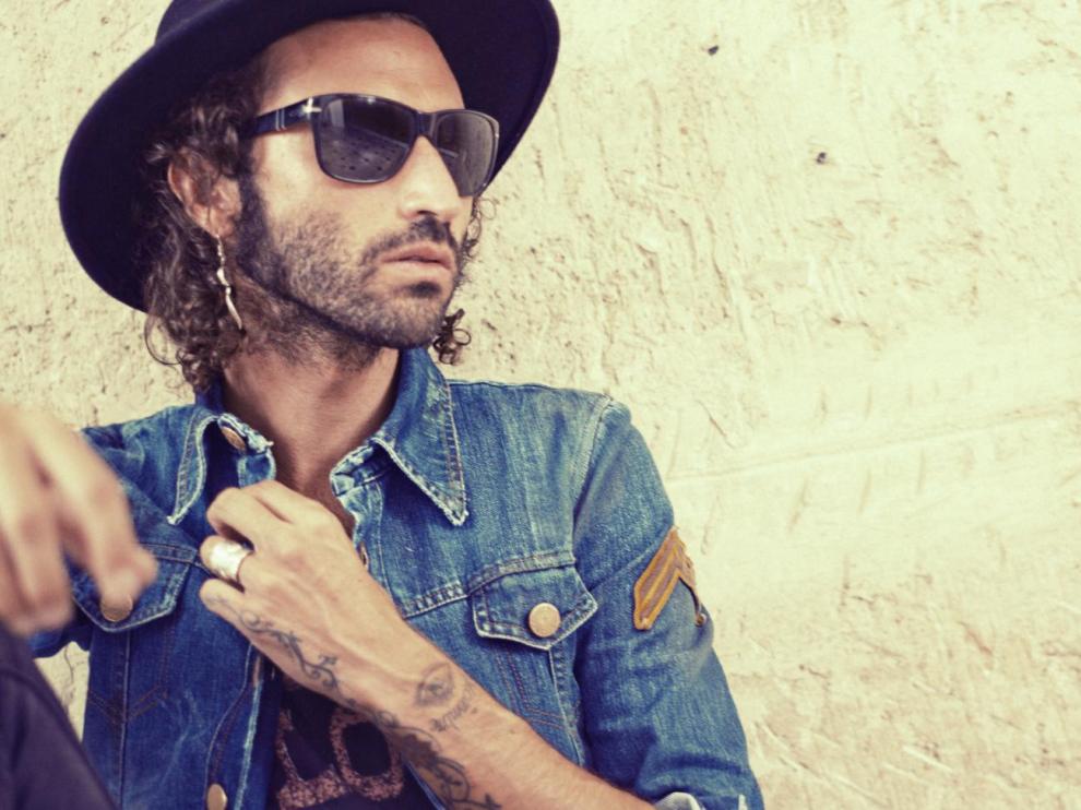 El cantante Leiva participará en el partido de fútbol 7 en el estadio Vicente Calderón.