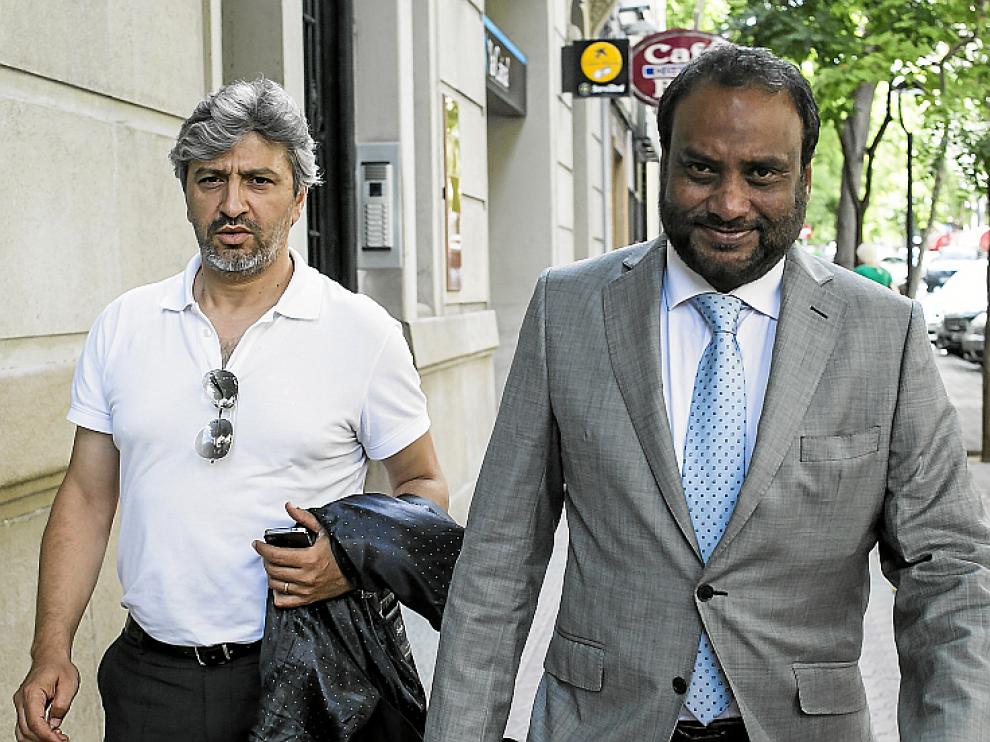 Nayim y Kadir, ayer en la calle Costa.