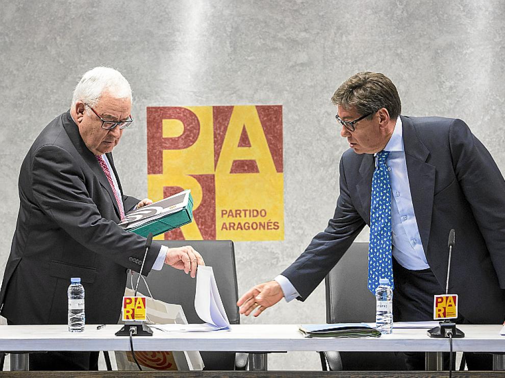 Aliaga presenta los avales