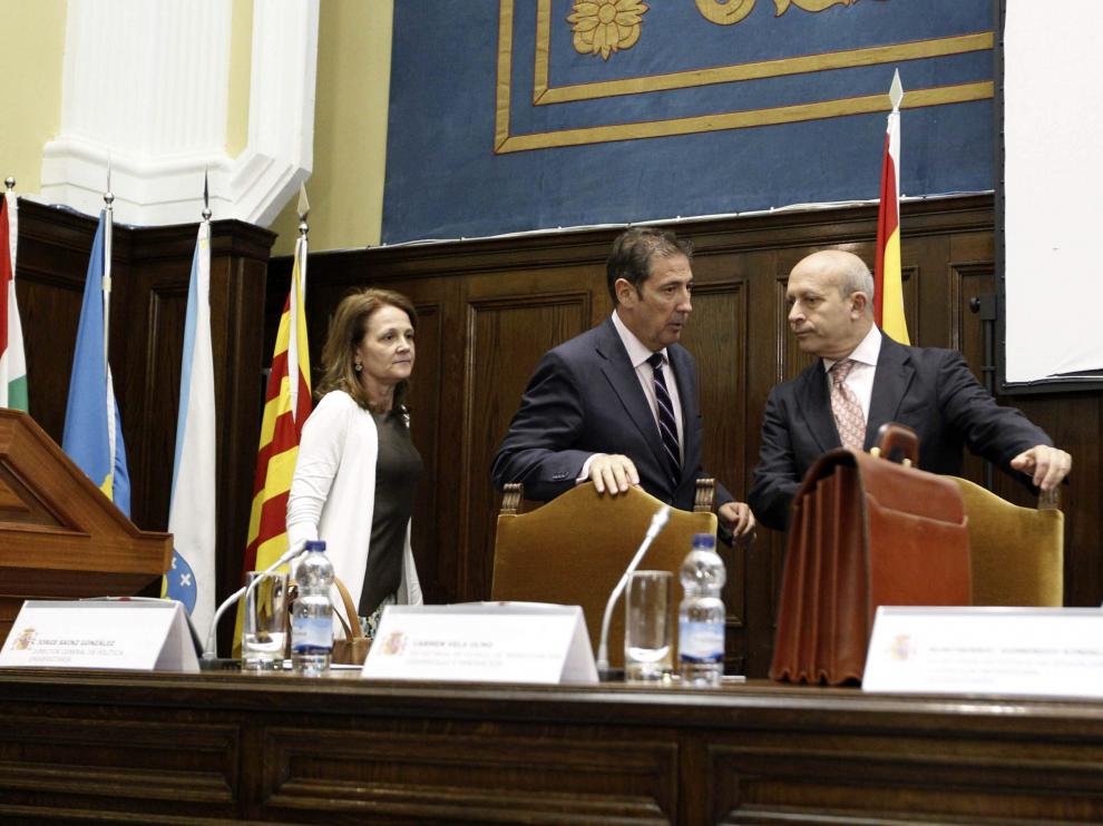 Wert, en su reunión con las universidades