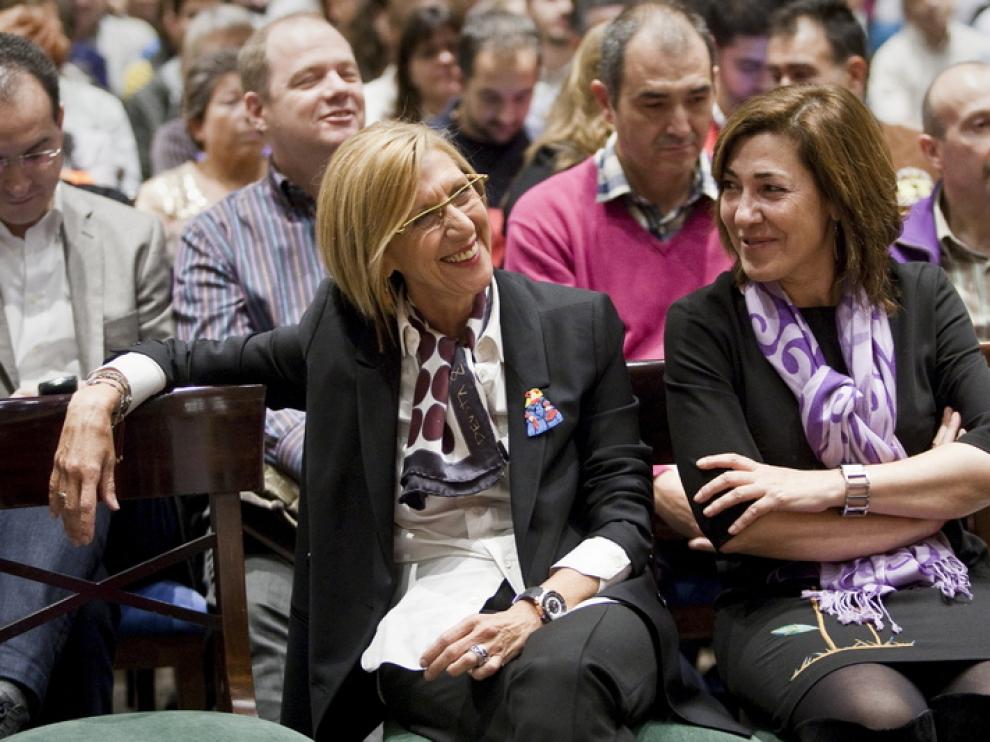 Rosa Díez junto a la candidata por Zaragoza, Cristina Andreu