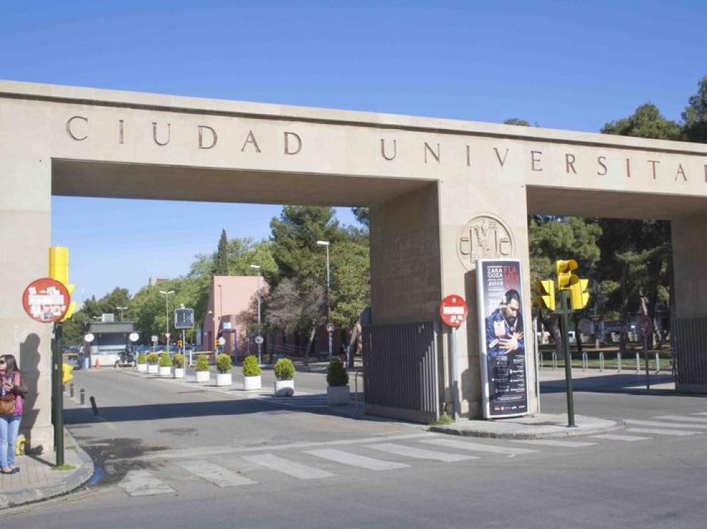 Entrada al campus de la Universidad de Zaragoza