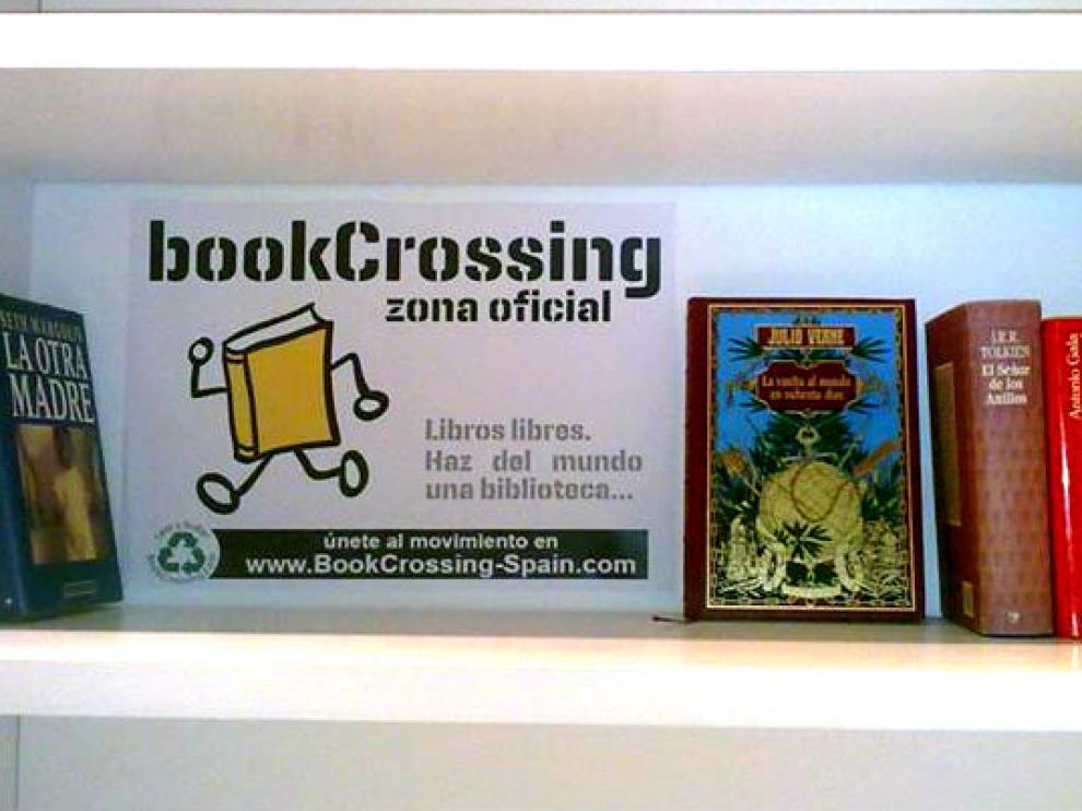 Punto de Bookcrossing en la biblioteca municipal Cubit.
