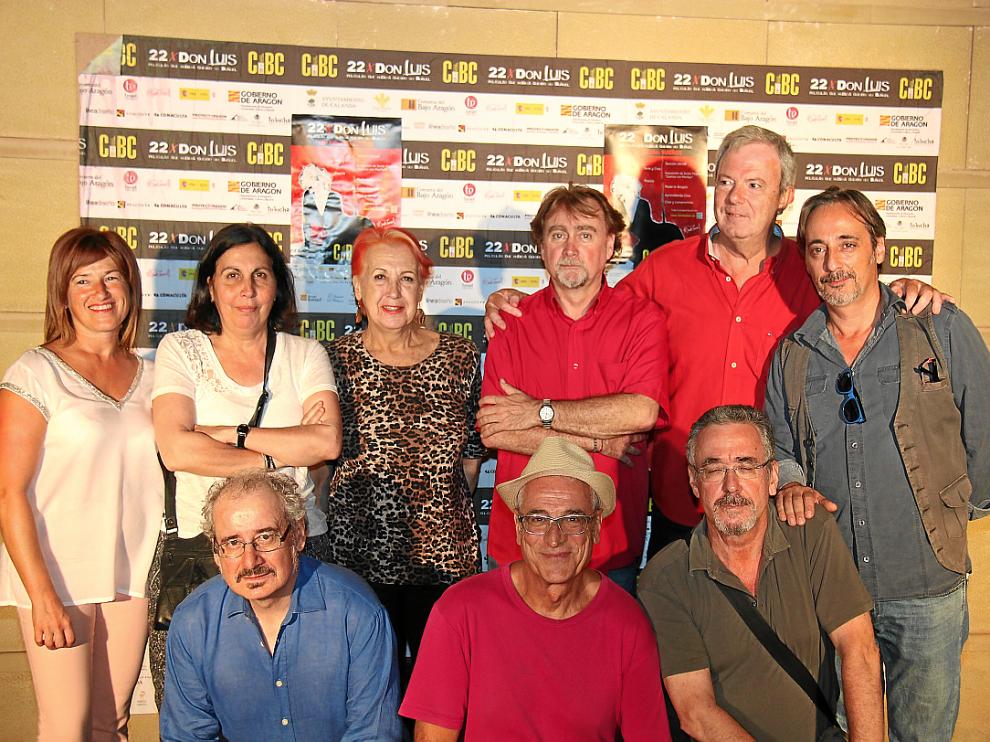 Arriba, Isabel Barberán, Manane Rodríguez, Rosa María Calaf, Javier Espada, Manuel Llamas y Javier Coll. Abajo, Xavier Bermúdez, Luis Miñarro y Ferrán Rañé.