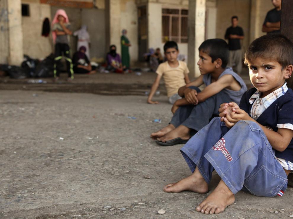 Miles de familias yazidíes huyen de los yihadistas
