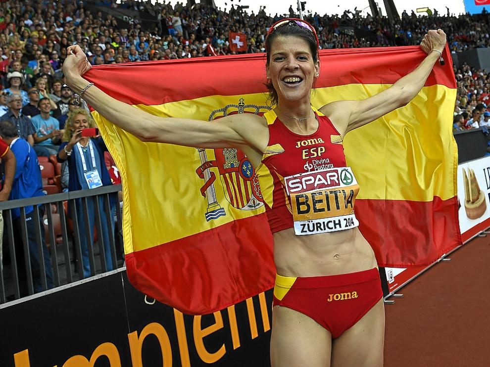 Ruth Beitia celebra su oro conseguido ayer en Zúrich