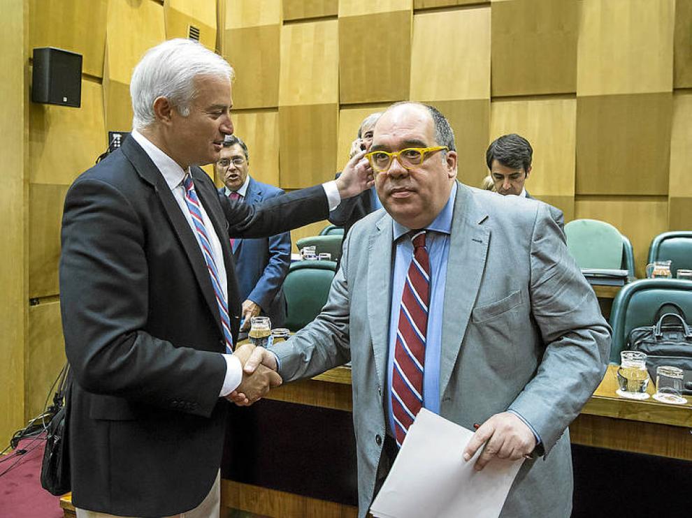 El secretario de Relaciones Políticas del PSOE de Zaragoza, Roberto Fernández