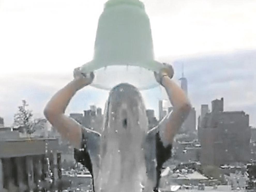 Olivia Wilde, la actriz de 'House', cambia el agua helada por leche.