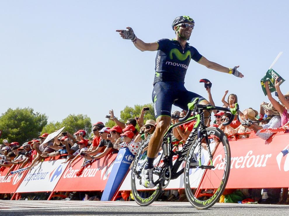 Valverde cruza la meta