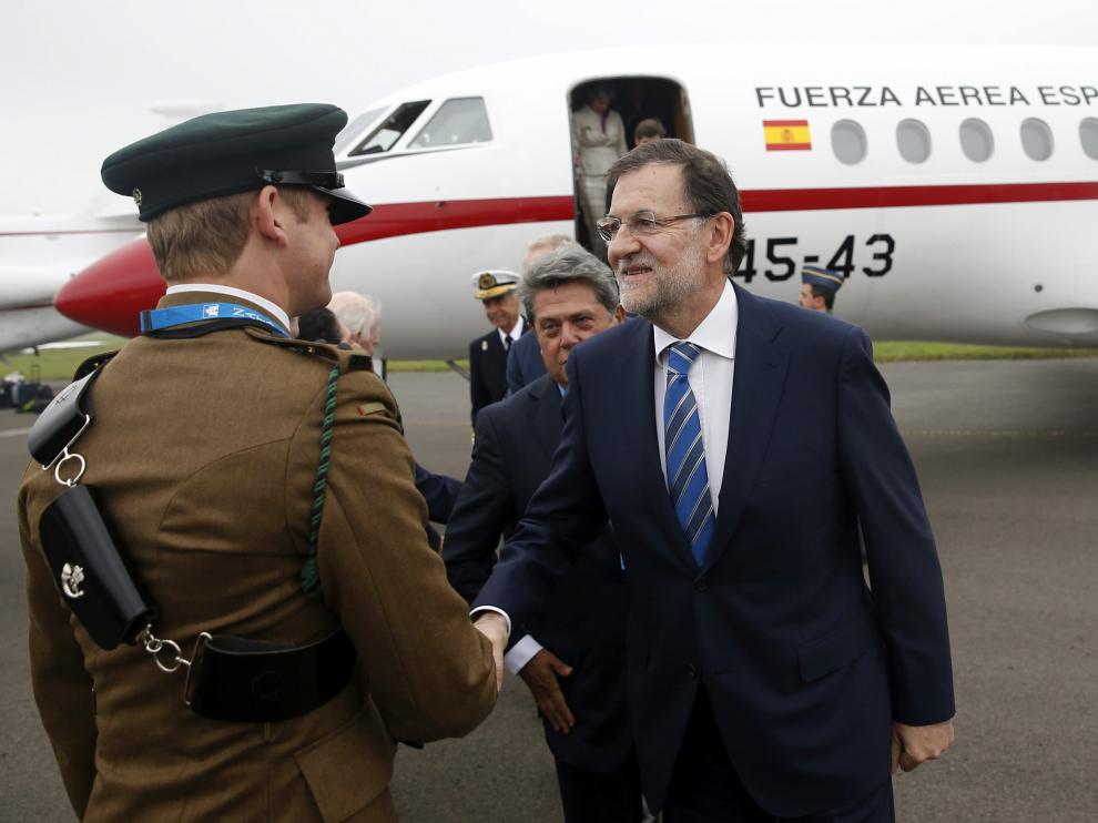 Rajoy, tras aterrizar en Cardiff.