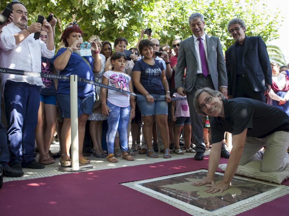Trueba inaugura el Paseo de las Estrellas de Cariñena