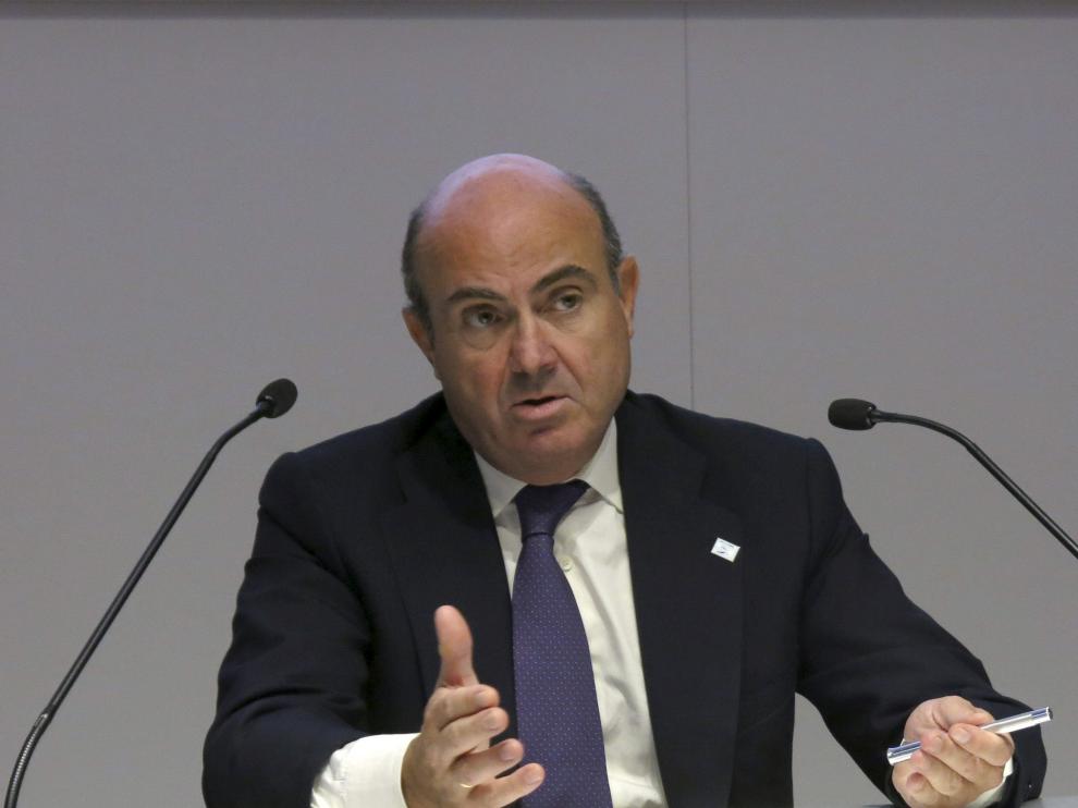 El ministro de Economía y Competitividad, Luis de Guindos, durante una rueda de prensa