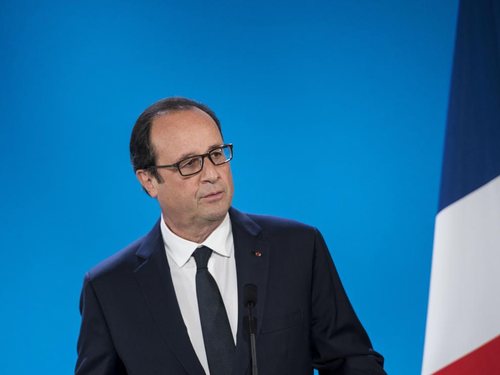 Hollande durante la conferencia por la Paz celebrada este lunes