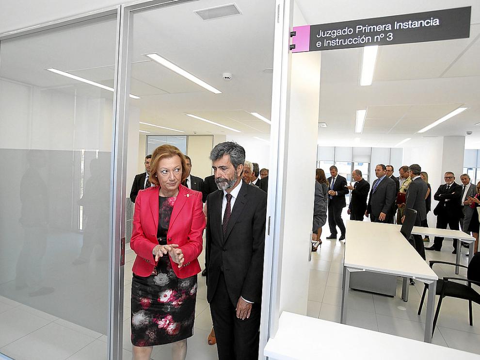 La presidenta Rudi y Carlos Lesmes visitaron las nuevas dependencias tras la inauguración.