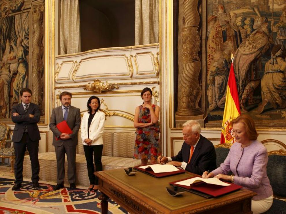 Rudi firma el traslado de la oficina que el Gobierno de Aragón tiene en Bruselas