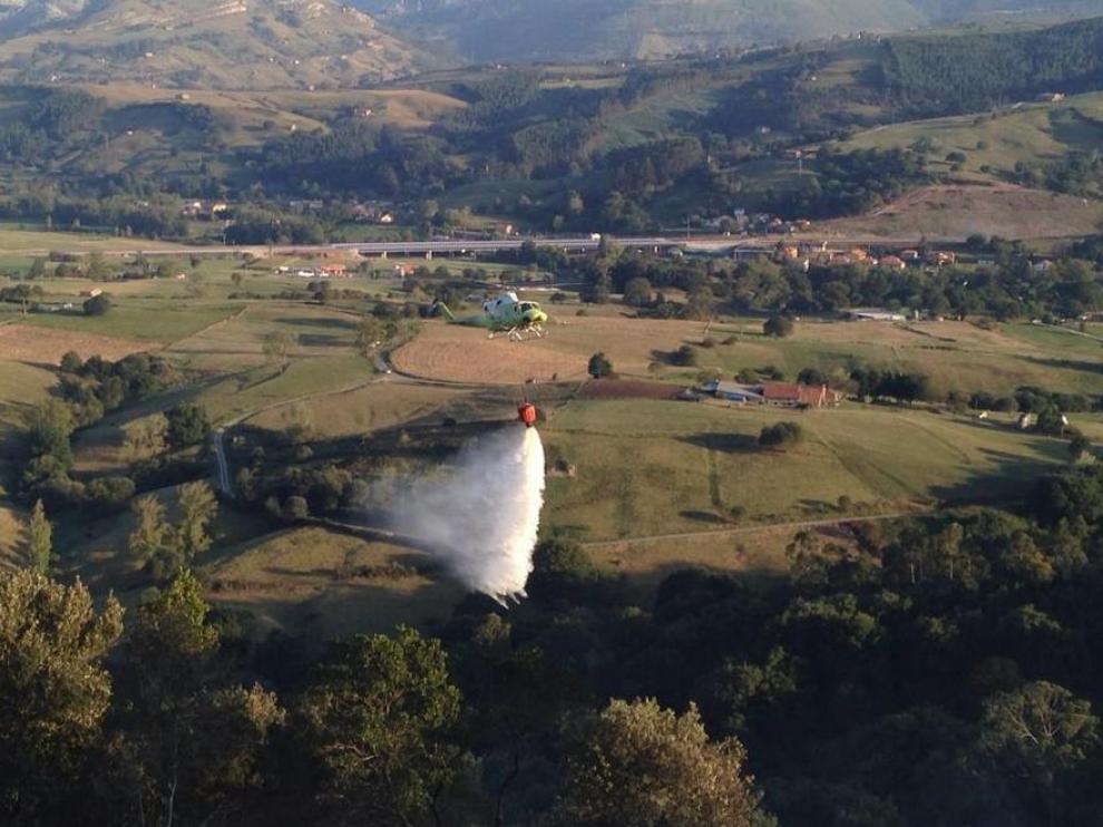 La BRIF de Lubia durante su actuación en Medio Cudeyo (Cantabria) este domingo