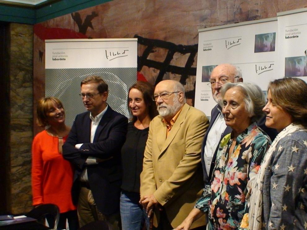 La familia Labordeta y parte del Patronato de la fundación este martes