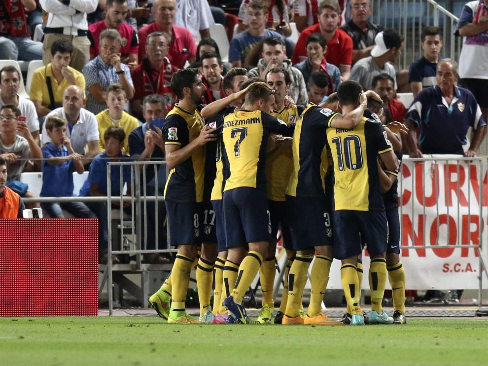 Los jugadores del Atlético Madrid celebran el gol de Joao Miranda
