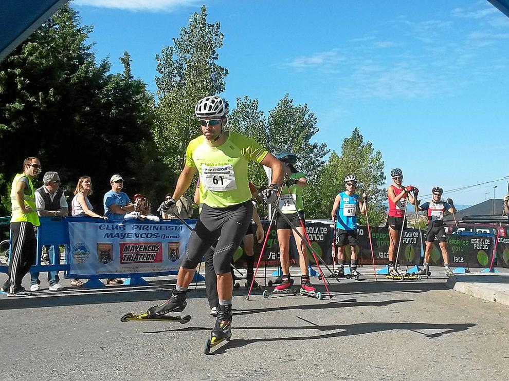 Salida de la prueba de 'rollerski' ayer en Jaca.