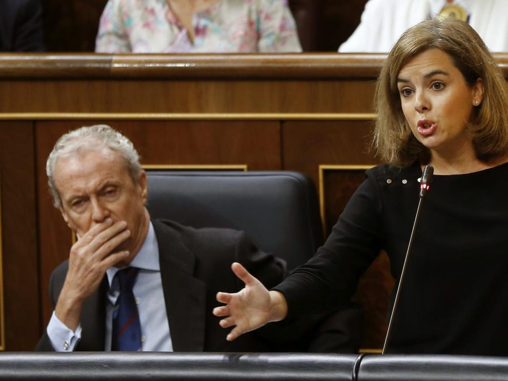 Pedro Morenés y Soraya Sáenz de Santamaría este miércoles en el Congreso