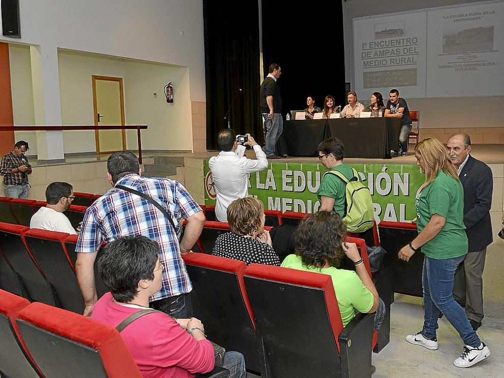 El Primer Encuentro de Ampas del Medio Rural en la foto tuvo lugar ayer en Montalbán.