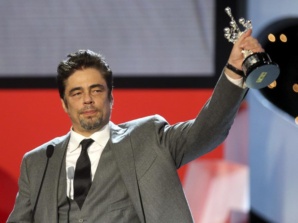 Benicio del Toro cuando recogió el premio 'Donosti'