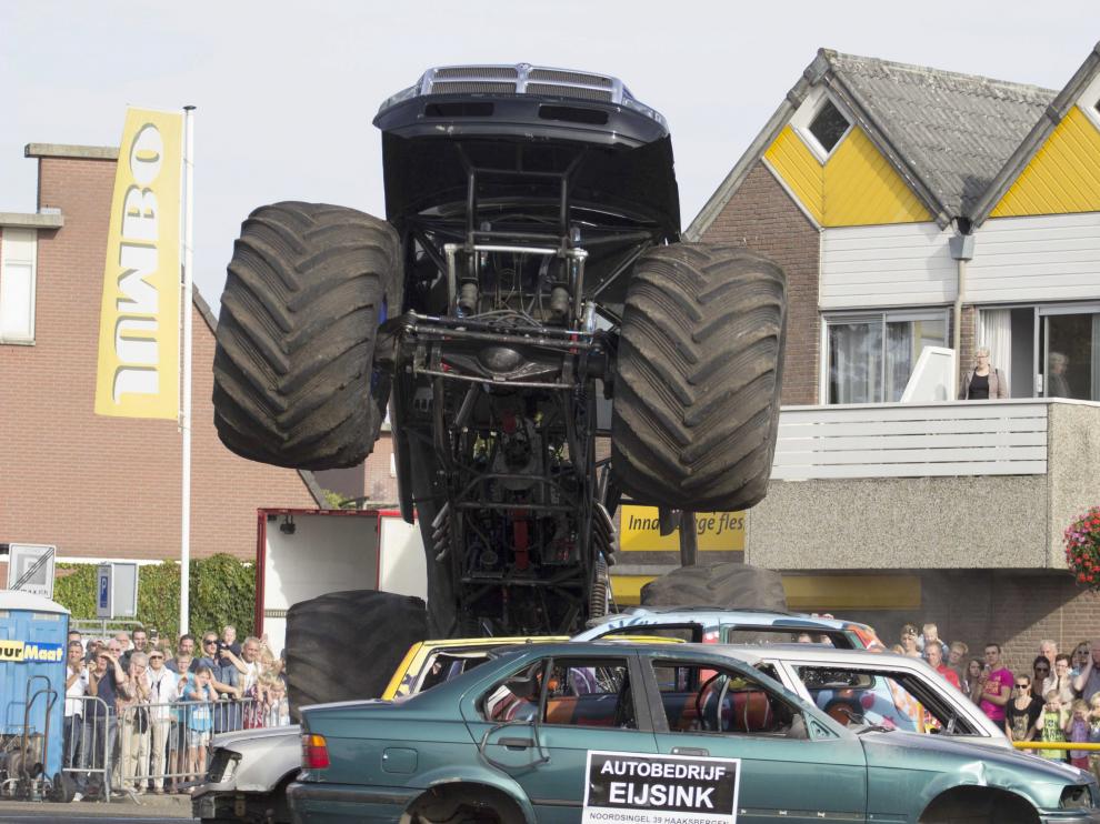 Uno de los coches impactó contra los espectadores