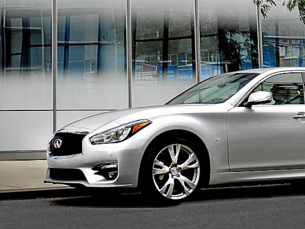 Infiniti Q70