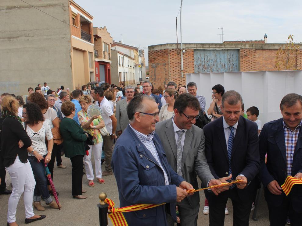 Momento del corte de cinta de la nueva ludoteca, en la que se prestará el demandado servicio de guardería.