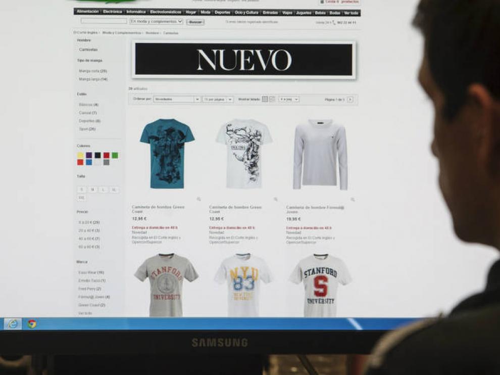 La moda es el tercer producto que más se compra por Internet en España