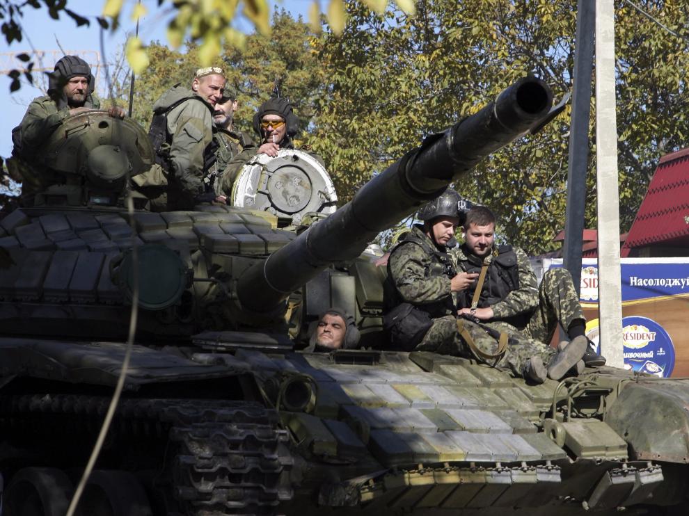 Separatistas prorrusos toman posiciones cerca del aeropuerto de Donetsk