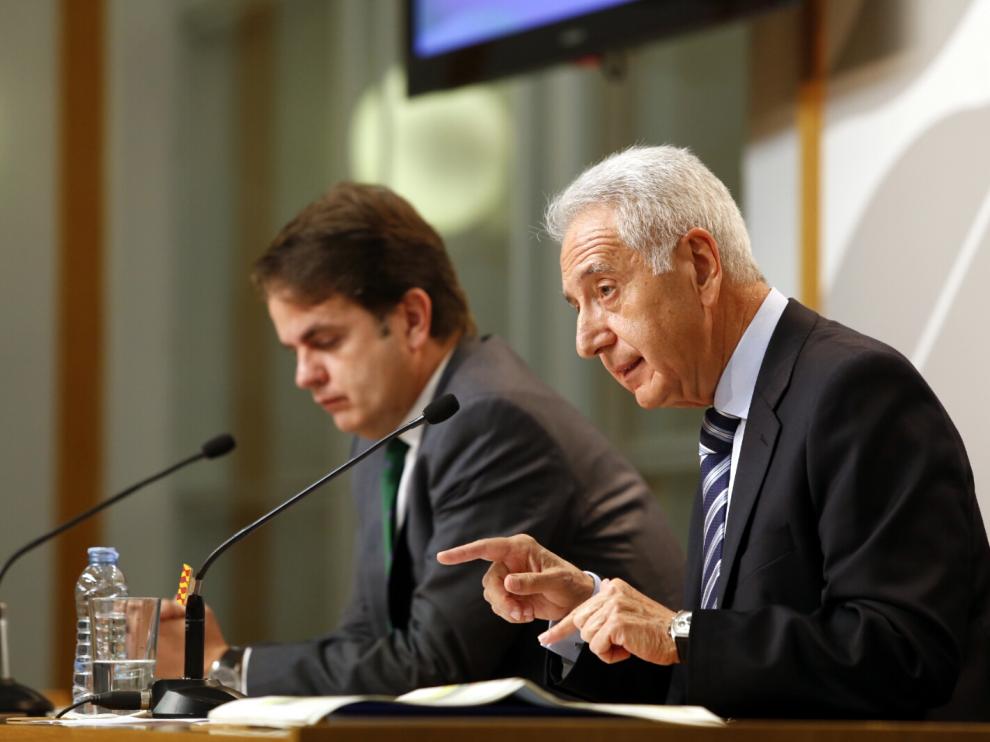 Lobón y Bermúdez de Castro en la rueda de prensa del Consejo de Gobierno