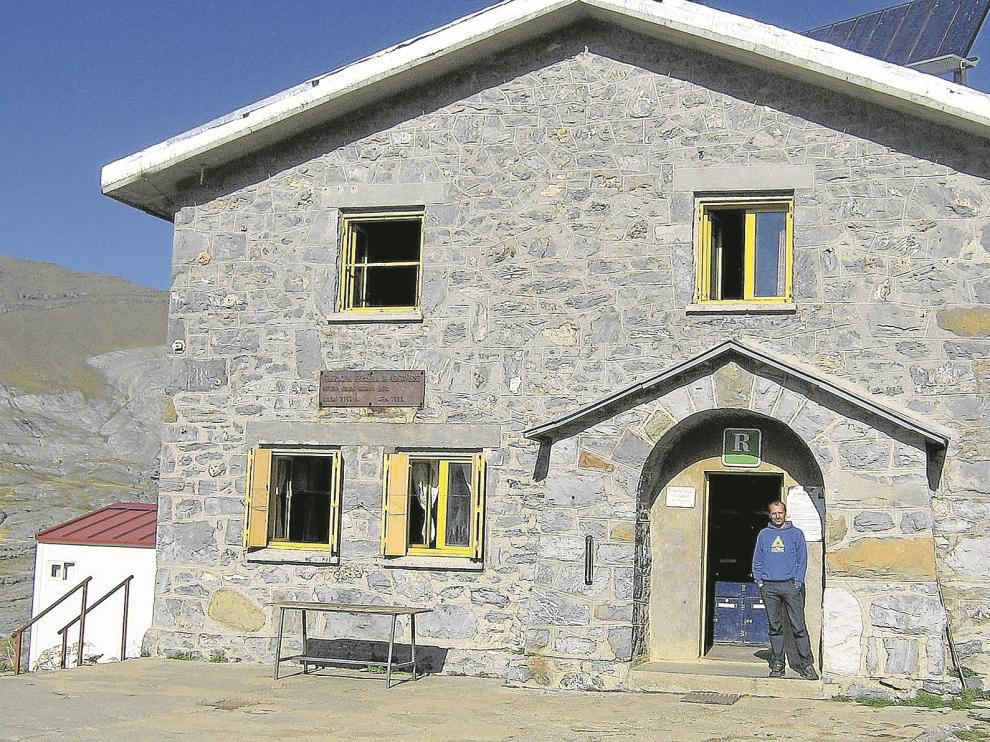 Luis Muñoz, uno de los guardas titulares en el refugio de Góriz.