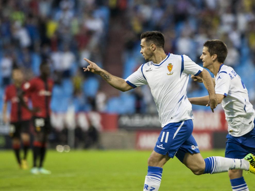 Jaime Romero celebra el gol que allanó la tercera victoria