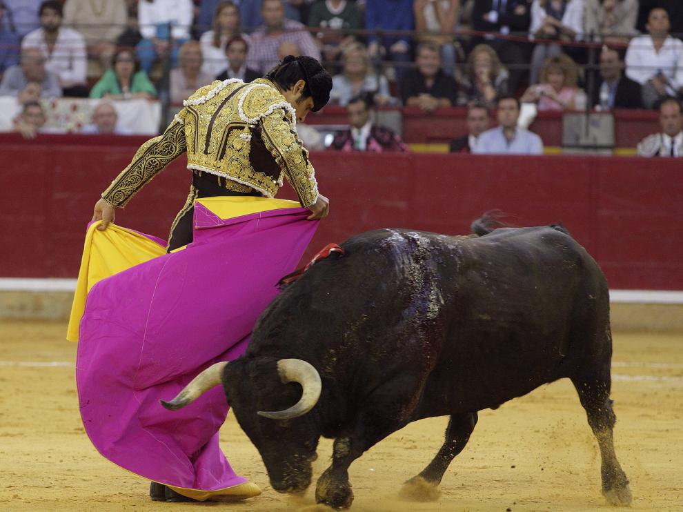 Talavante en plena faena