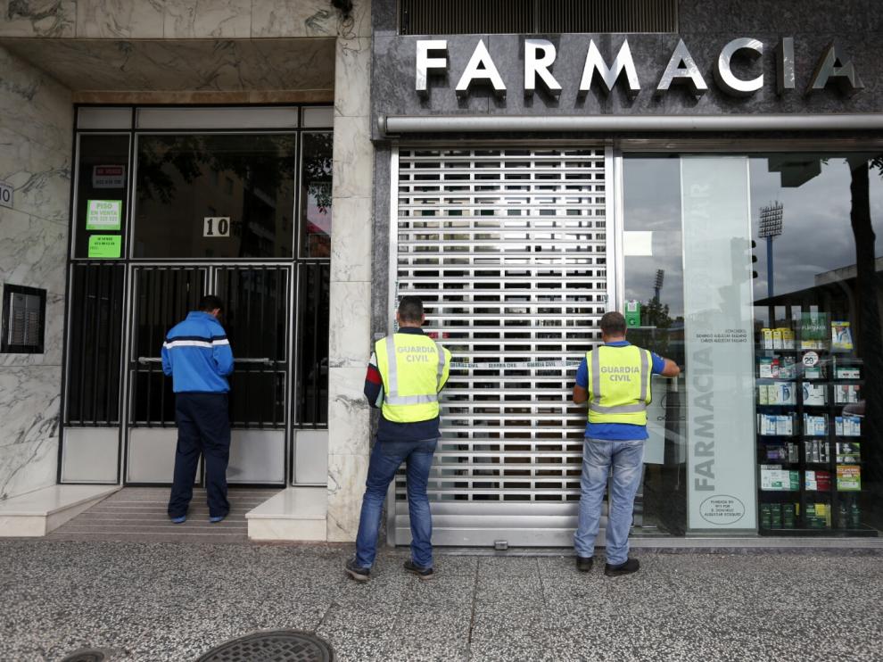 La Guardia Civil precinta una farmacia en Zaragoza