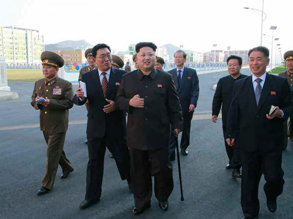 Kim Dong-un reaparece ante los medios